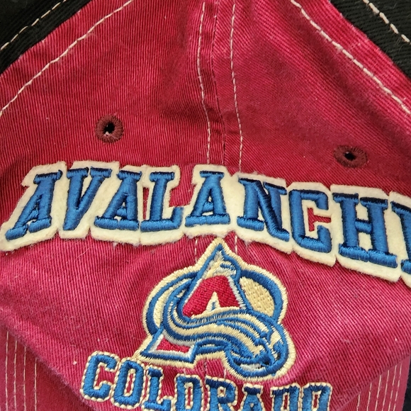 Colorado Avalanche Altitude Authentics adjustable hat. Embroidery Logos. - Picture 5 of 5